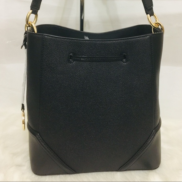Michael Kors Nicole Large Bucket Bag - Picture 4 of 10
